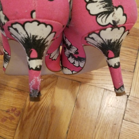 Ann Taylor Erin Daisy Kitten Heels Sz 8 - Picture 5 of 6